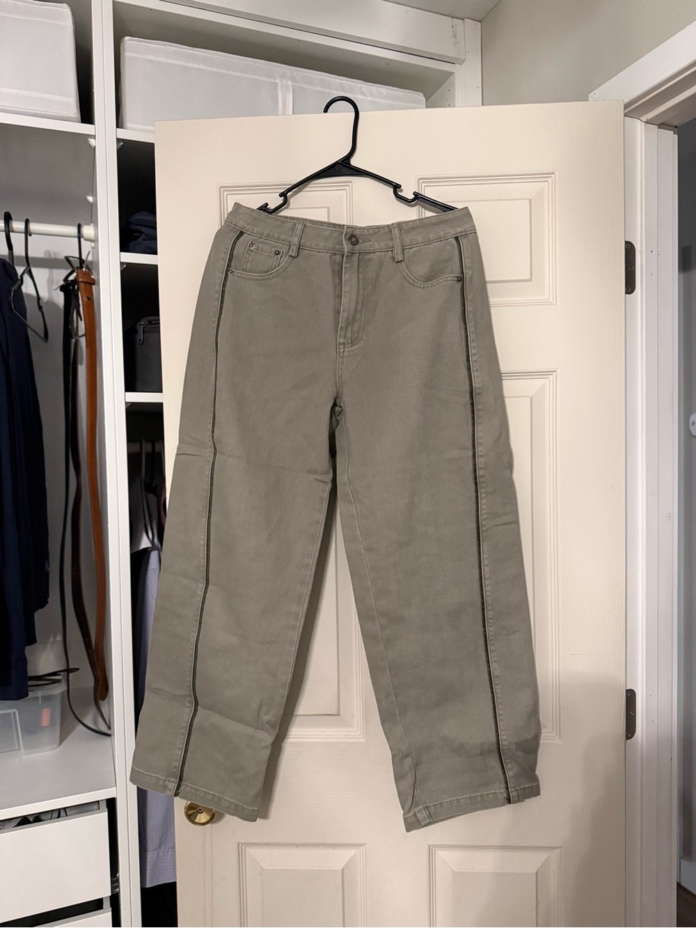Women’s Olive Barrel Leg High-Rise Jeans